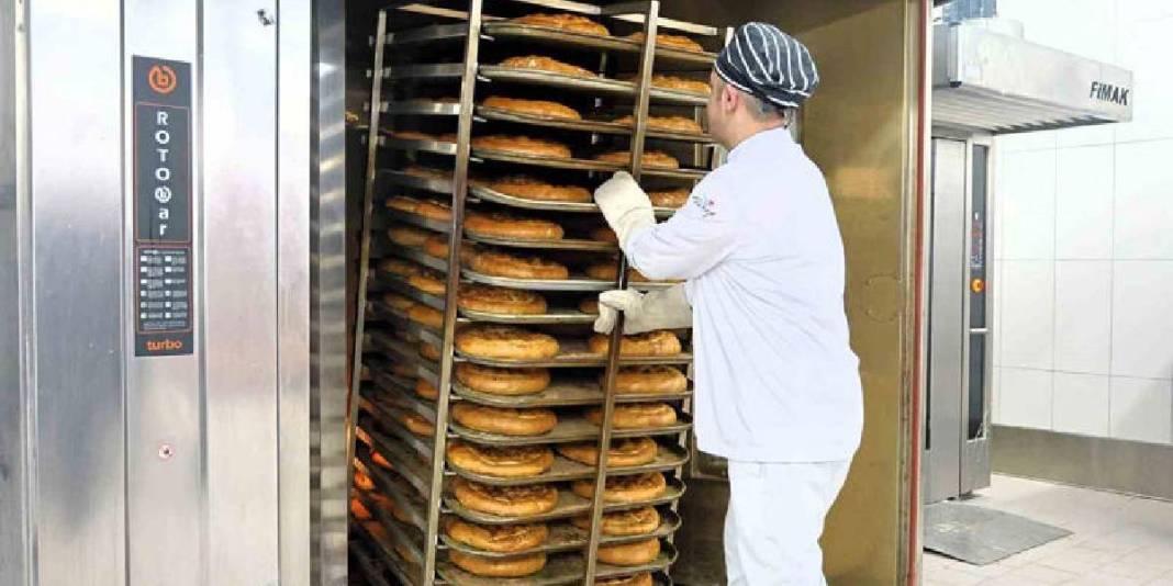 Belediye üretiyor, halk ucuza yiyor: 300 gram Ramazan pidesi 20 TL! 4